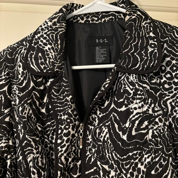 R•Q•T Black and White Jacket - Picture 5 of 7